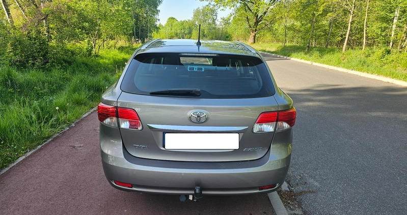 Toyota Avensis cena 32400 przebieg: 280000, rok produkcji 2014 z Chełmek małe 254